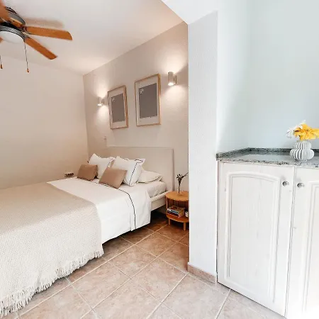A Un Paso De La Playa Con Piscina Privada דירה אלביר
