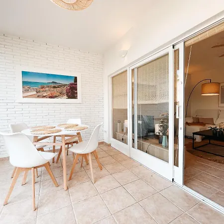 A Un Paso De La Playa Con Piscina Privada 아파트 *