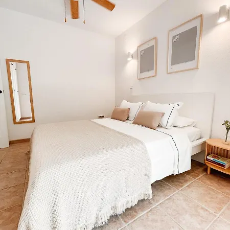 A Un Paso De La Playa Con Piscina Privada شقة *