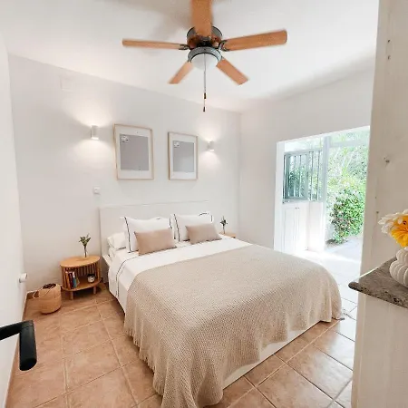 A Un Paso De La Playa Con Piscina Privada